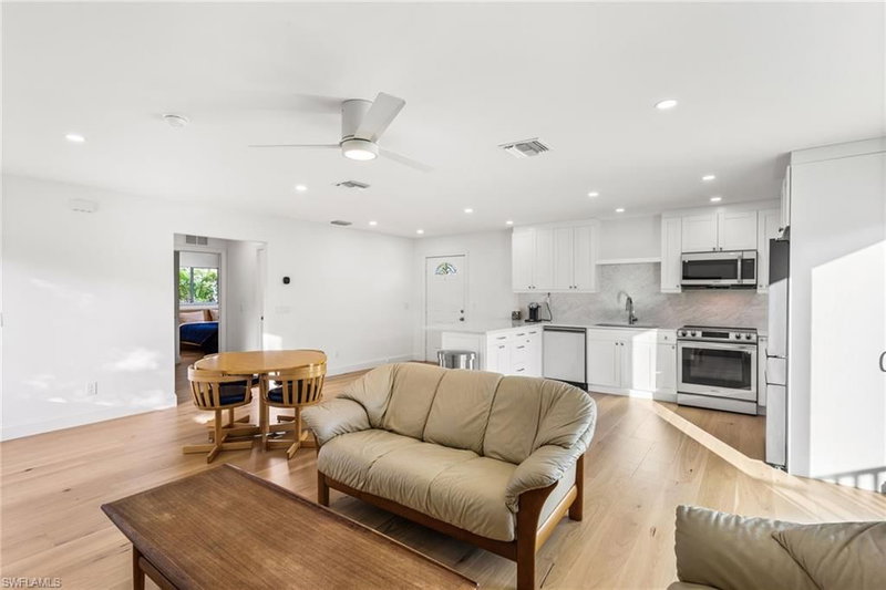 27682 Imperial River RD photo 2
