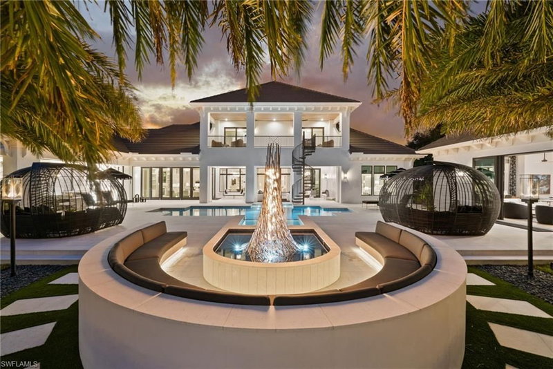 142 Eugenia DR photo 2
