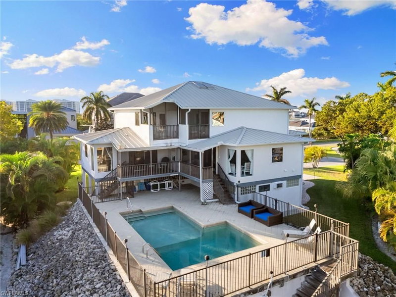821 Palm ST photo 1