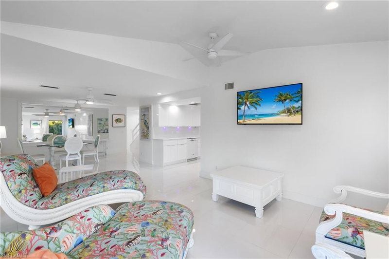 821 Palm ST photo 4