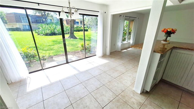 406 Meadowlark LN photo 3