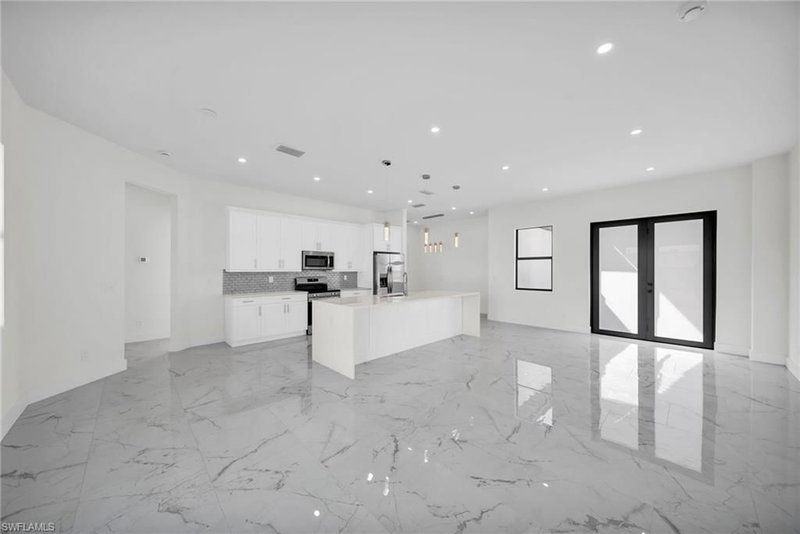 311 4th ST photo 4