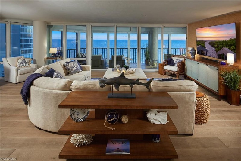 4651 Gulf Shore BLVD N photo 2