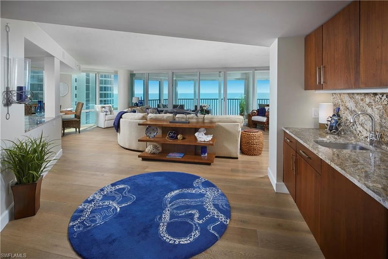 4651 Gulf Shore BLVD N photo 3