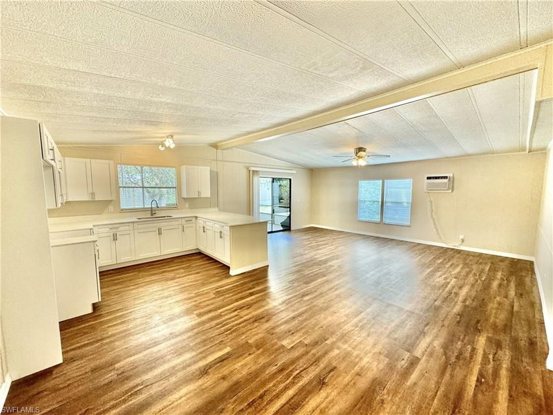 1252 Henderson Creek DR photo 4