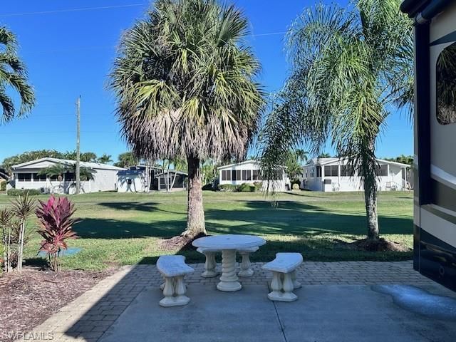 1687 Diamond Lake CIR photo 5