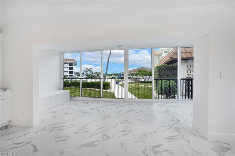 222 Harbour DR photo 2