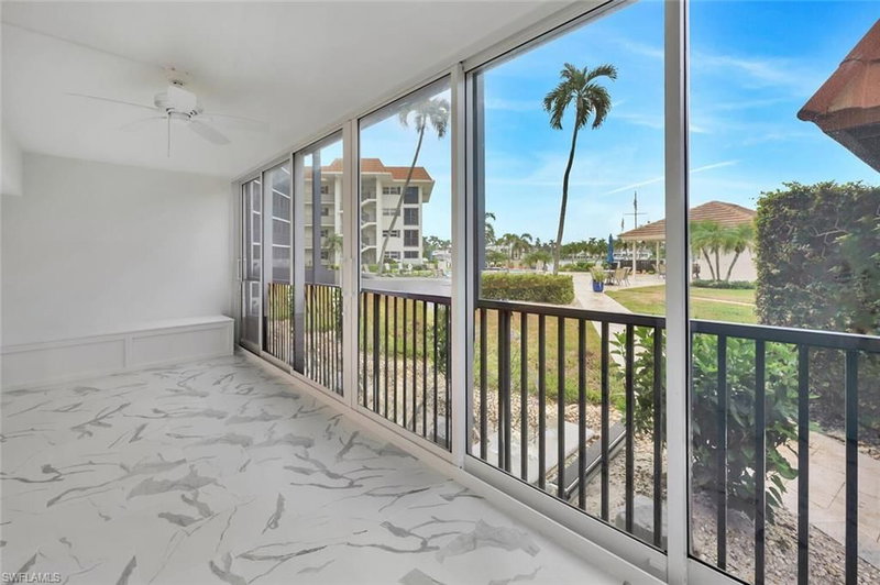 222 Harbour DR photo 3