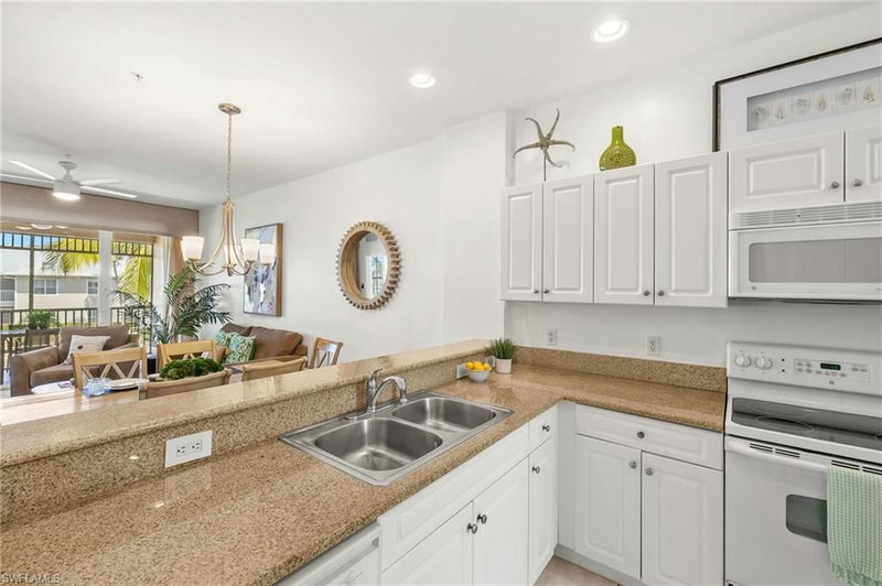 7940 MAHOGANY RUN LN photo 5