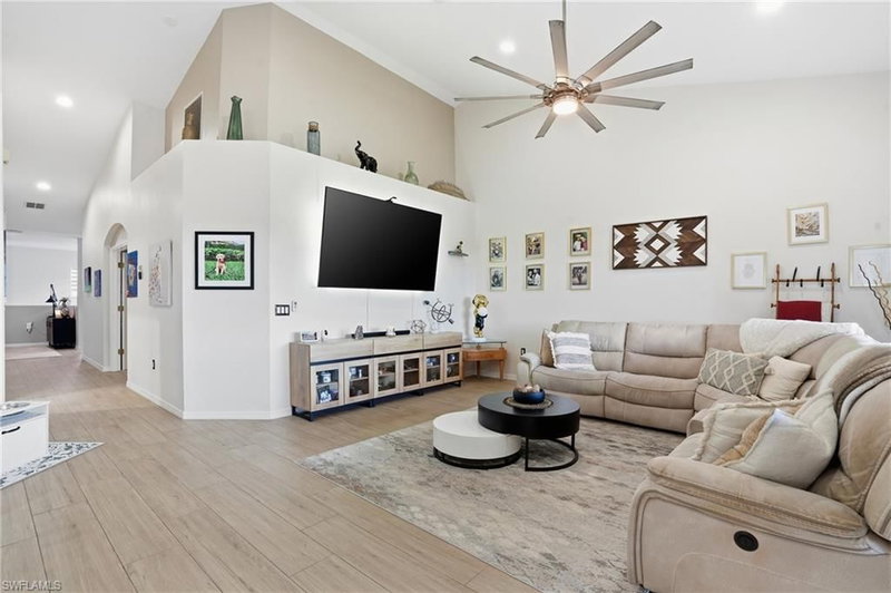 20070 Seagrove ST photo 2