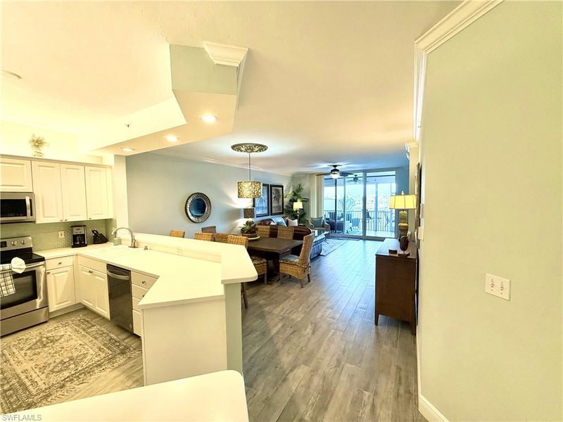 410 Flagship DR photo 4