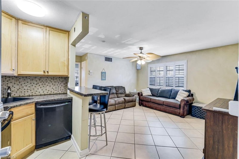 457 Tallwood ST photo 5