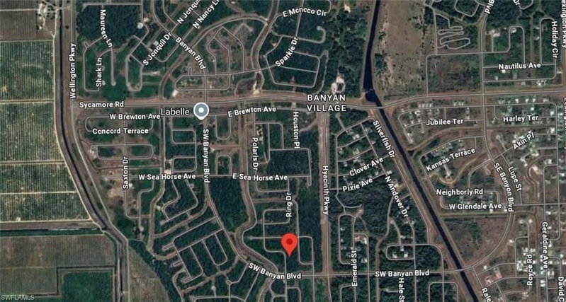 709 Eugene Cernan DR photo 3