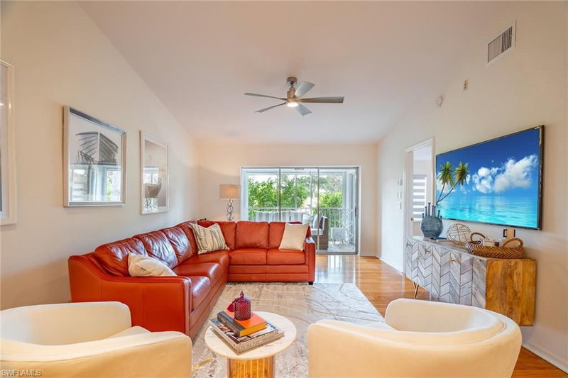 815 Gulf Pavilion DR photo 3