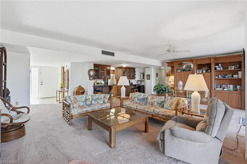 11 Bluebill AVE photo 4