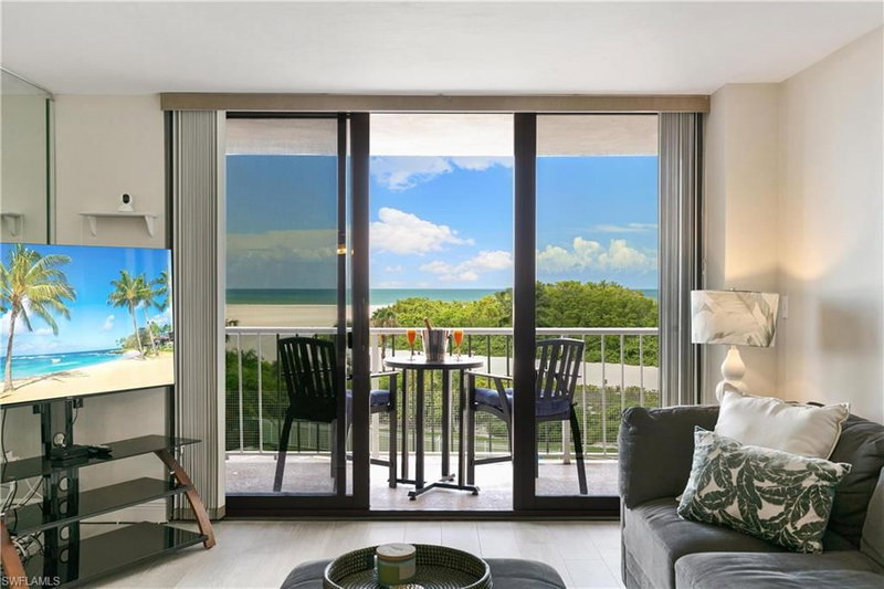 380 Seaview CT photo 1