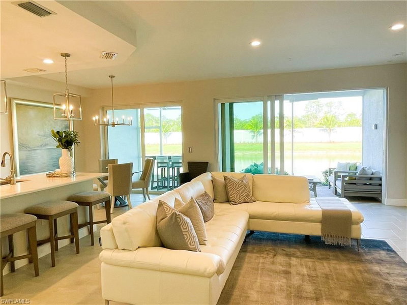 2555 Seychelles DR photo 1