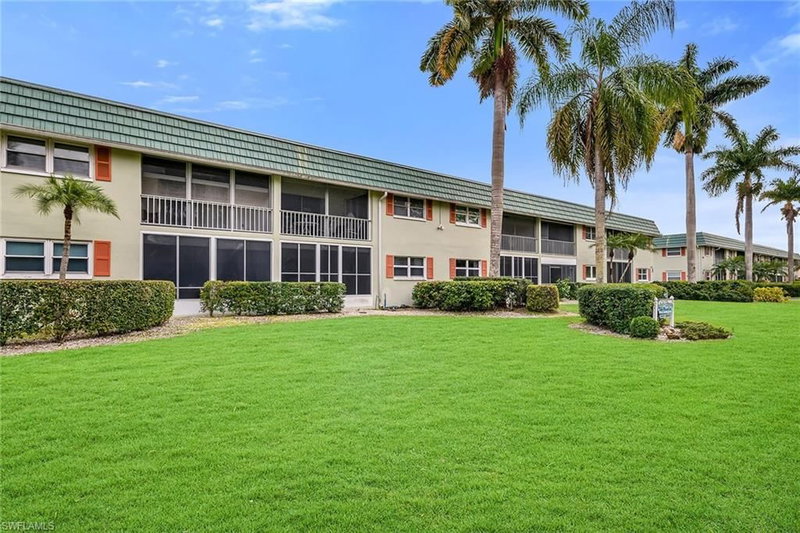 200 Valley Stream DR photo 1