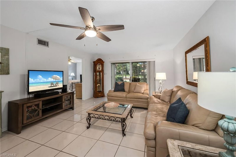 200 Valley Stream DR photo 5