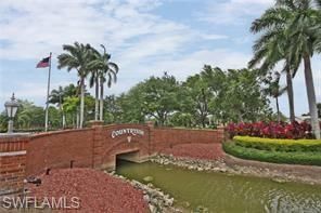 7380 Saint Ives WAY photo 3