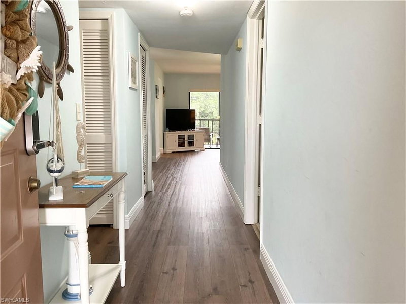 7380 Saint Ives WAY photo 5