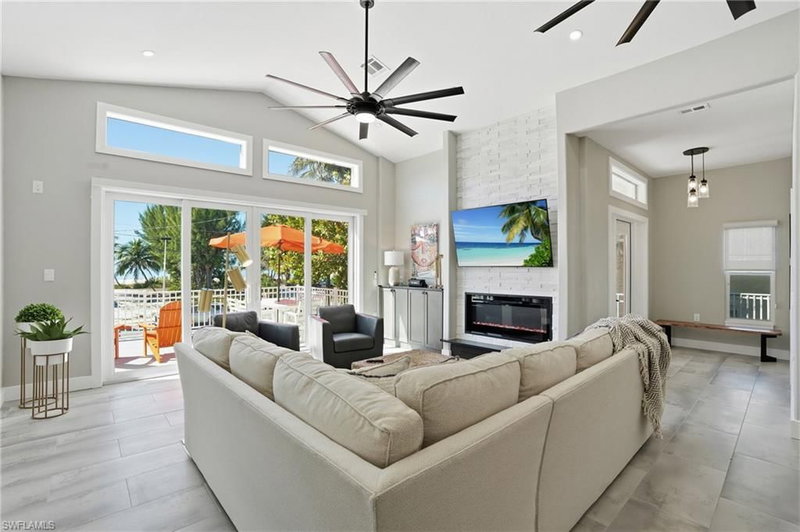 3321 Estero BLVD photo 3