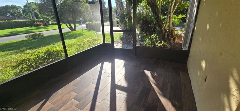 925 Palm View DR photo 5