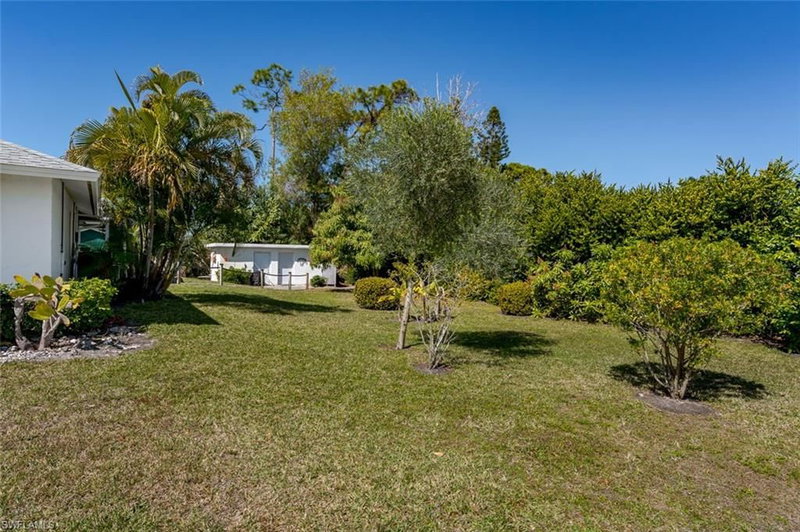 661 Valley DR photo 4