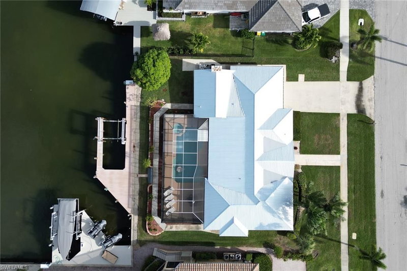 562 Goldcoast CT photo 3