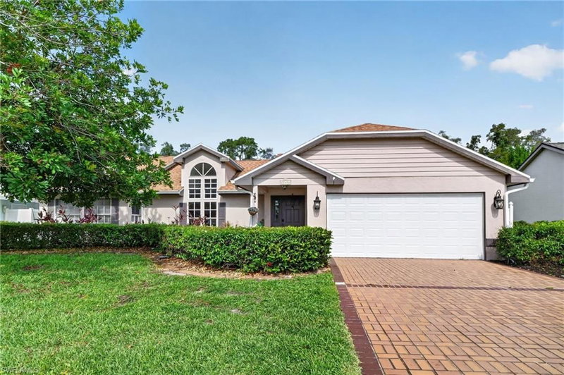 22656 Fountain Lakes BLVD photo 1