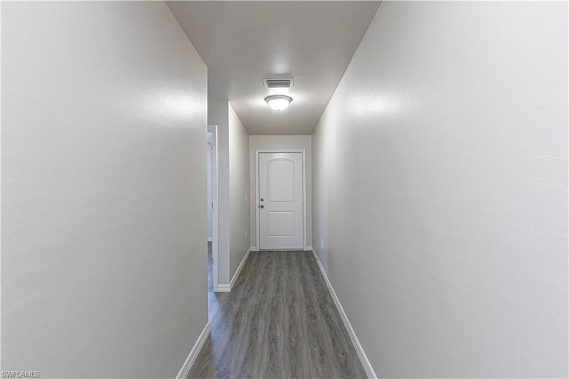 2824 21st PL photo 3