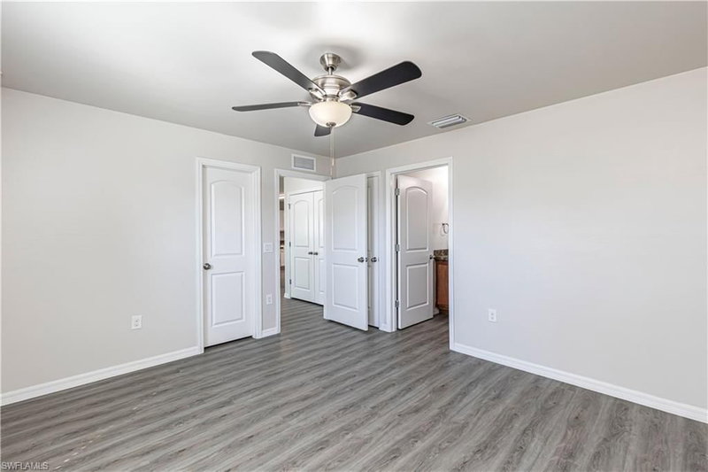 2824 21st PL photo 5