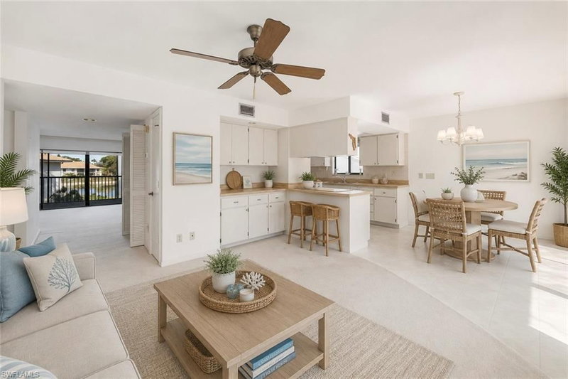 517 Lake Louise CIR photo 3