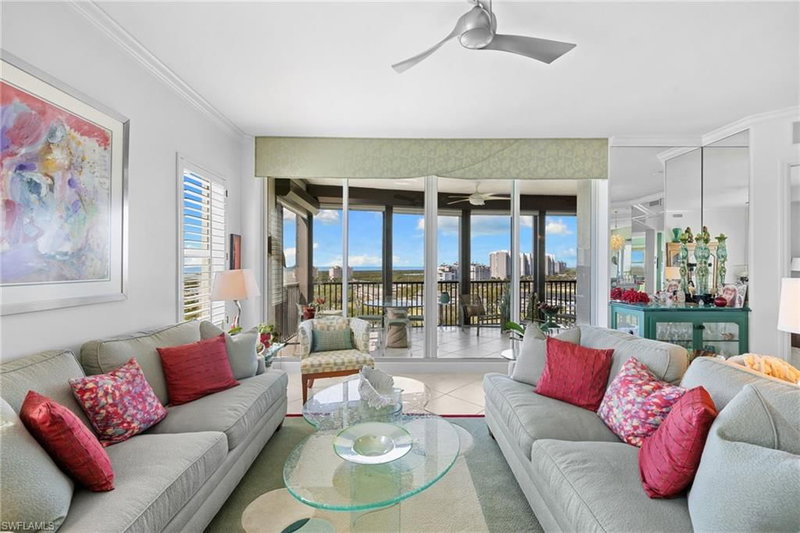 430 Cove Tower DR photo 3