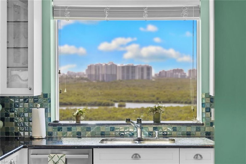 430 Cove Tower DR photo 5