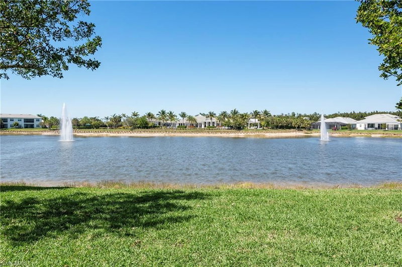 8897 Redonda DR photo 4