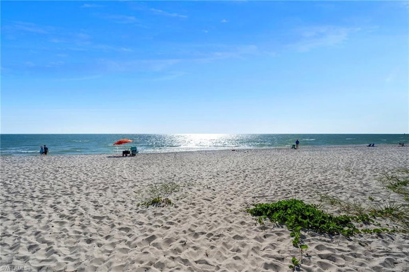 1950 Gulf Shore BLVD N photo 1