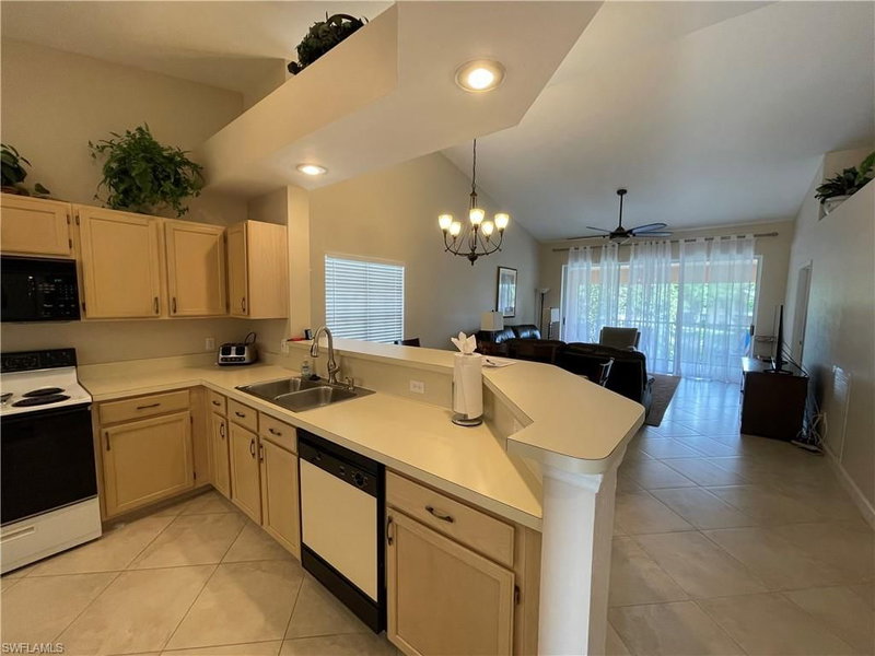 440 Wiggins Lake CT photo 4