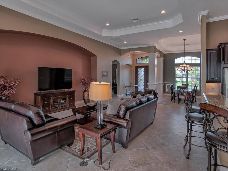 9634 Firenze CIR photo 4