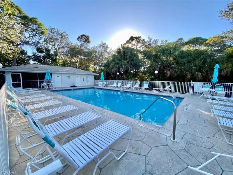 290 Naples Cove DR photo 3