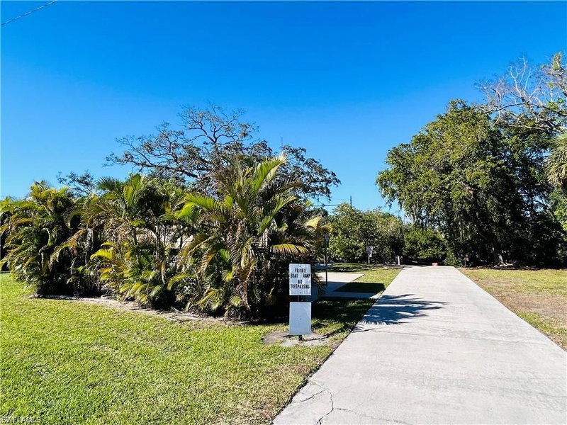 857 Manatee RD photo 4