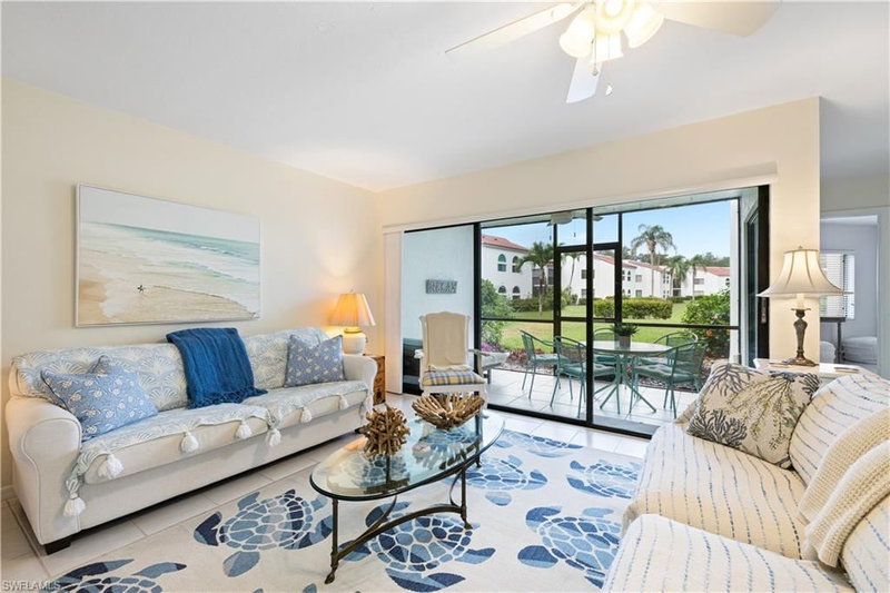 565 Beachwalk CIR photo 1