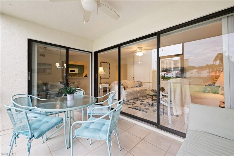 565 Beachwalk CIR photo 4