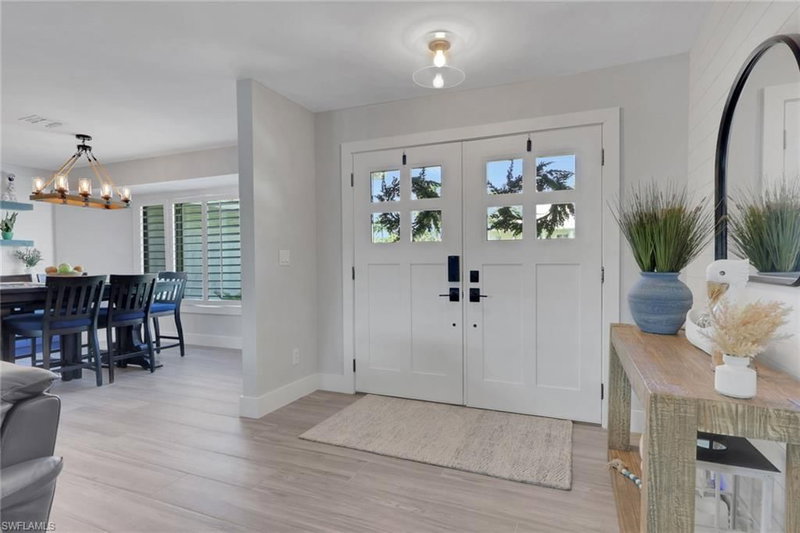 27129 Holly LN photo 5