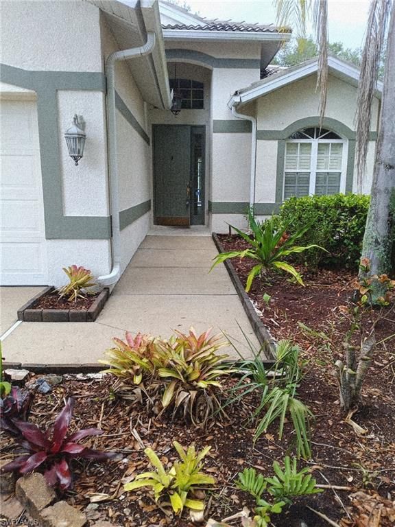9894 Colonial WALK N photo 3