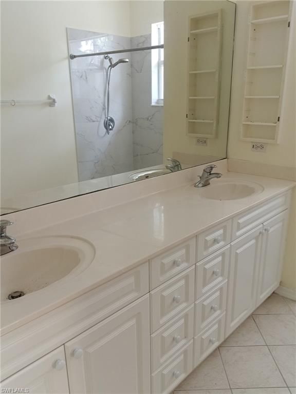 9894 Colonial WALK N photo 4