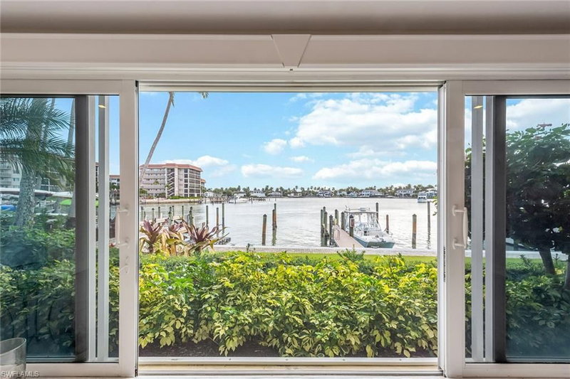 2850 Gulf Shore BLVD N photo 1