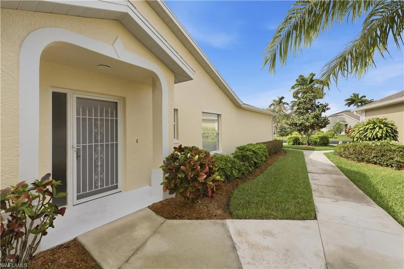 5778 Greenwood CIR photo 3