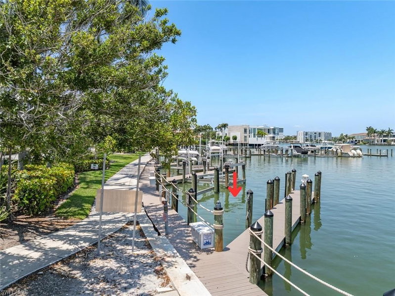 4090 Gulf Shore BLVD N photo 2