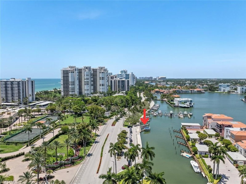 4090 Gulf Shore BLVD N photo 4
